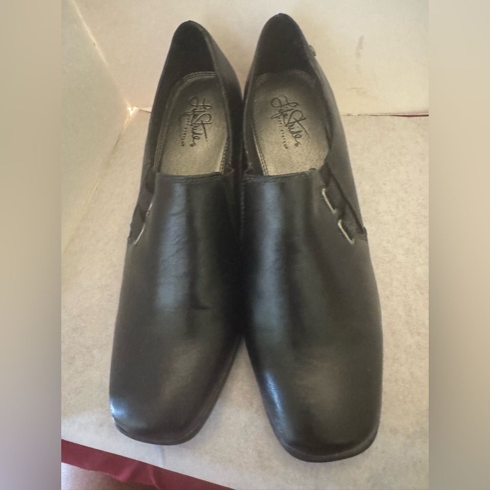 NWOT Life Stride Pull On Black Loafer/Bootie 10W